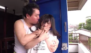 Tình đầu của tôi đã bị gã cạnh nhà nện tơi tả